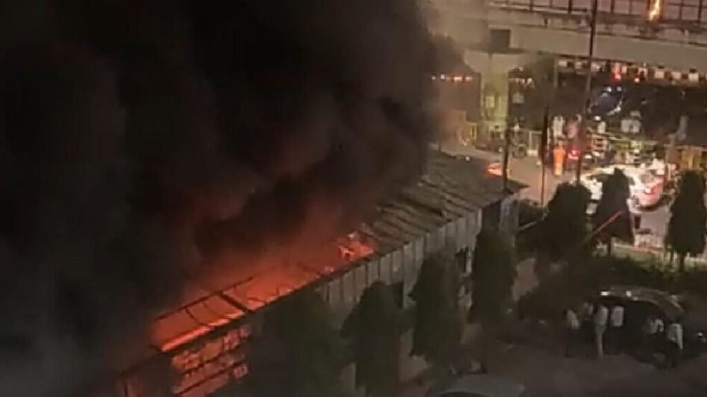 lucknow-raj-hotel-fire-incident-fire-brigade-rescue