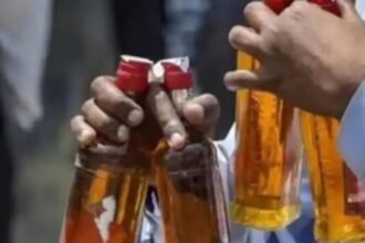 amroha-toxic-liquor-sale-viral-video