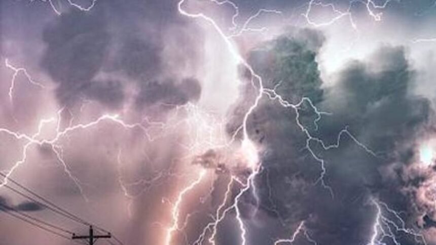 sonbhadra-lightning-strike-seven-injured-two-cows-dead