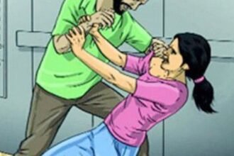 aligarh-road-youth-assault-woman-camp-police-station