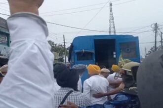 ambala-police-detains-farmers-navdeep-honor-program