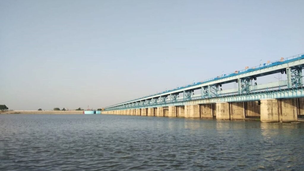 kanpur-ganga-river-flood-threat-barrage-gates-open