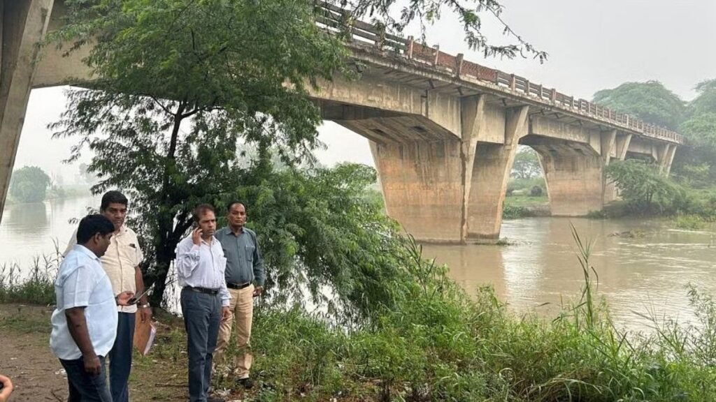 bbaghpat-hindan-river-bridge-closure-heavy-vehicles-ban