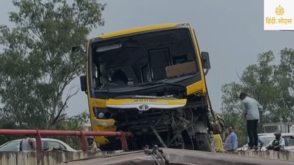 "noida-elevated-flyover-school-bus-incident-traffic-jam"