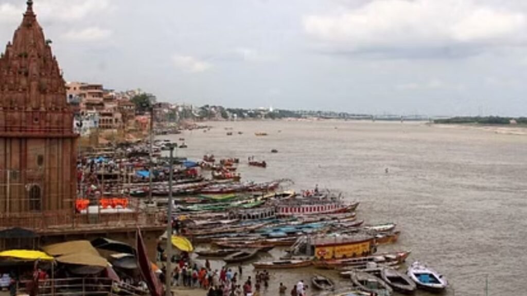 varanasi-ganga-rising-water-level-temples-submerged