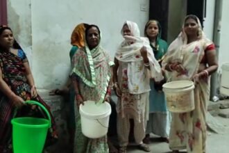 janakpuri-water-crisis-residents-struggle-dirty-water