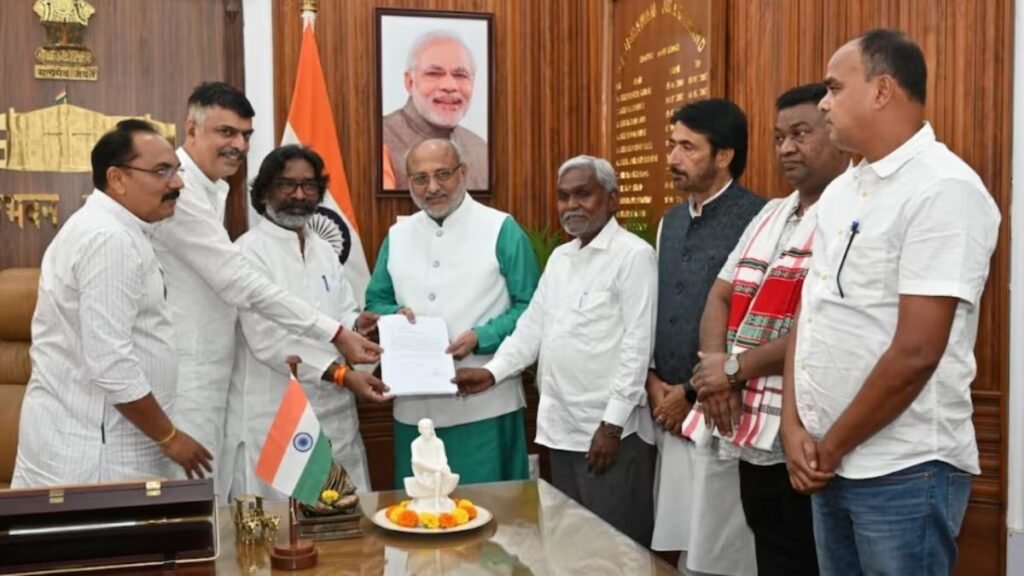 champai-soren-resigns-hemant-soren-claims-government