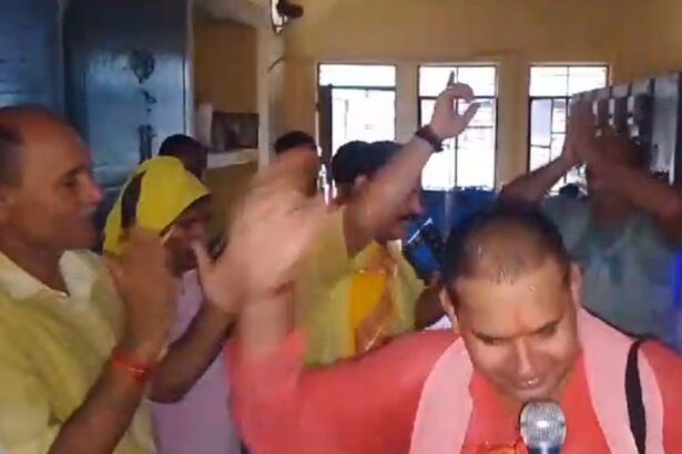 bareilly-bijli-katoti-virodh-radha-name-jap