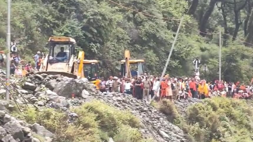 gangotri-national-highway-landslide