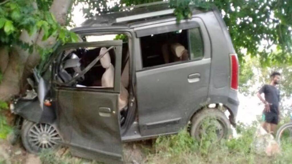 uncontrolled-car-hits-tree-two-youths-dead