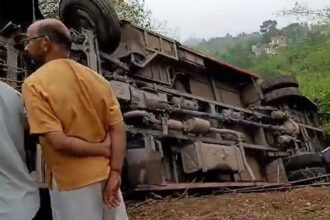 major-accident-in-kalka-haryana-roadways-mini-bus-falls-into-gorge