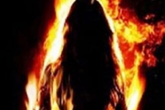 aligarh-woman-sets-herself-on-fire-khair-police-station