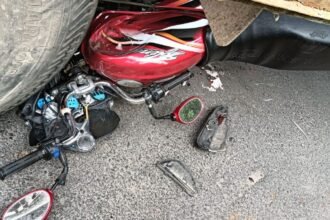 kanpur-panki-industrial-area-truck-bike-accident