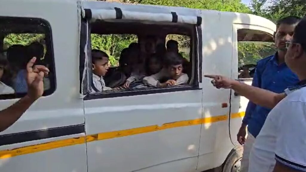 ballia-transport-department-school-vehicle-checking-overload