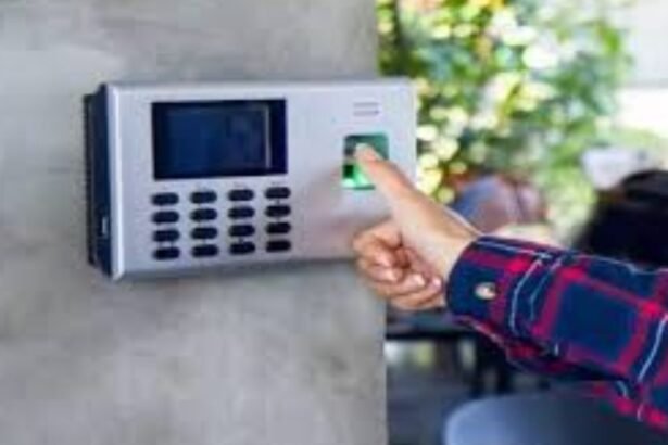 Protest-against-digital-attendance-continues-in-Lucknow-Teachers-preparing-for-movement-