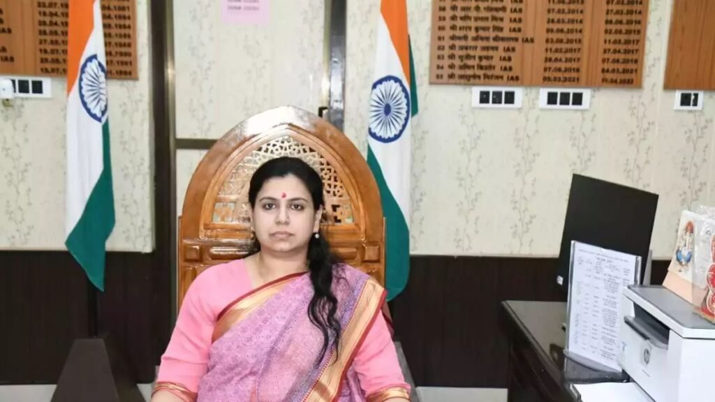 dm-divya-mittal-family-road-accident