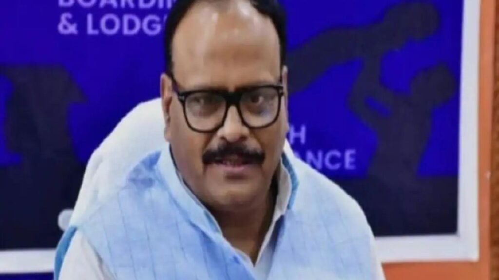 deputy-cm-brajesh-pathak-raid-raebareli-hospital