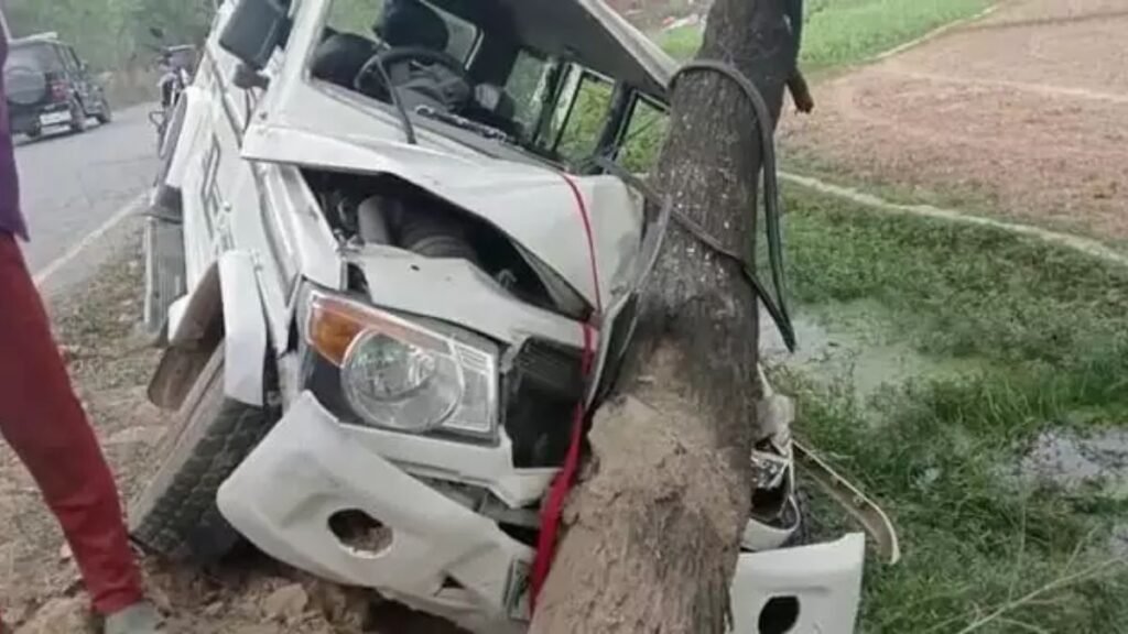 chandauli-bolero-accident