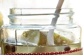 10-pickle-jar-cleaning-tips in hindi