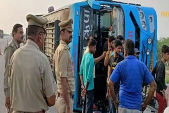 _आगरा-कानपुर हाईवे पर वोल्वो बस