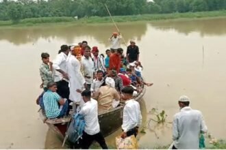 धुबनी में अनोखी शादी - नाव से निकली मोहम्मद अहसान की बारात