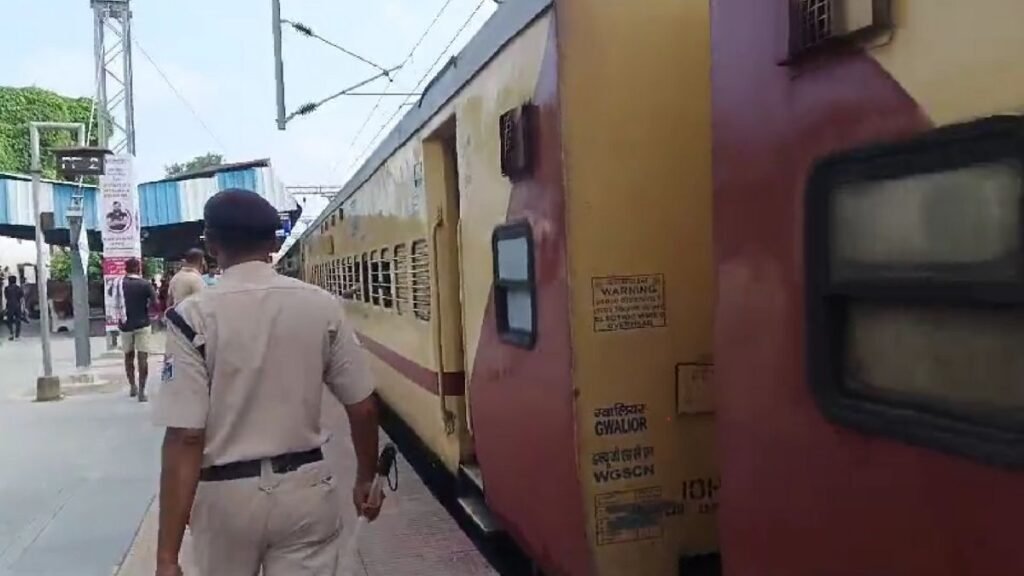 Indian Railways: मोतिहारी से दिल्ली के बीच