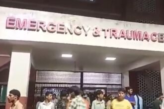 Aligarh: जेएन मेडिकल कॉलेज में फिर हड़ताल पर डॉक्टर