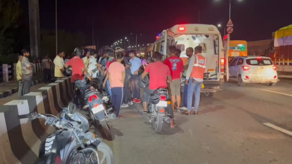 delhi-highway-accident-lal-kuan-bike-rickshaw-collision
