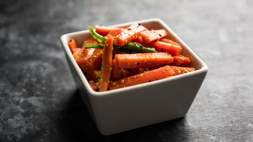 Achar Recipe: गाजर का अचार बढ़ा देता है खाने का स्वाद, जानें रेसिपी 2 Beauty Tips
