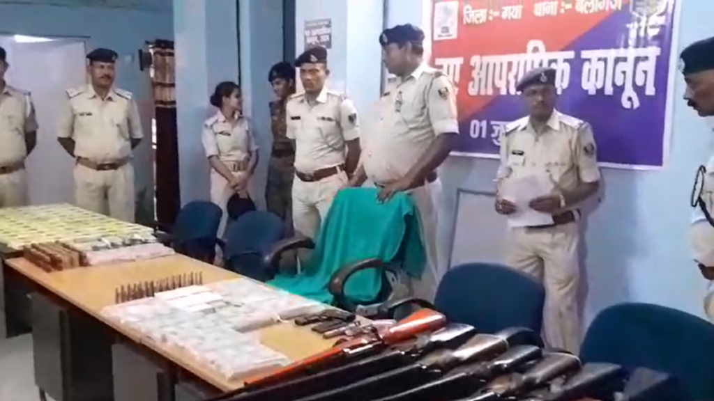 gaya-belaganj-police-raid-manikpur-village-weapons-tuskari-arrest