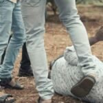 MP News निर्दई थानेदार ने की आदिवासी युवक की बेरहमी से पिटाई,