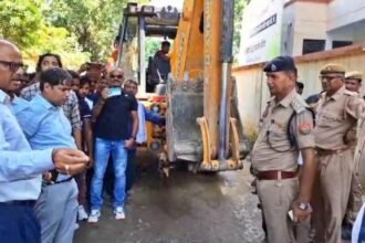 Siddharth Nagar Police Bulldozer