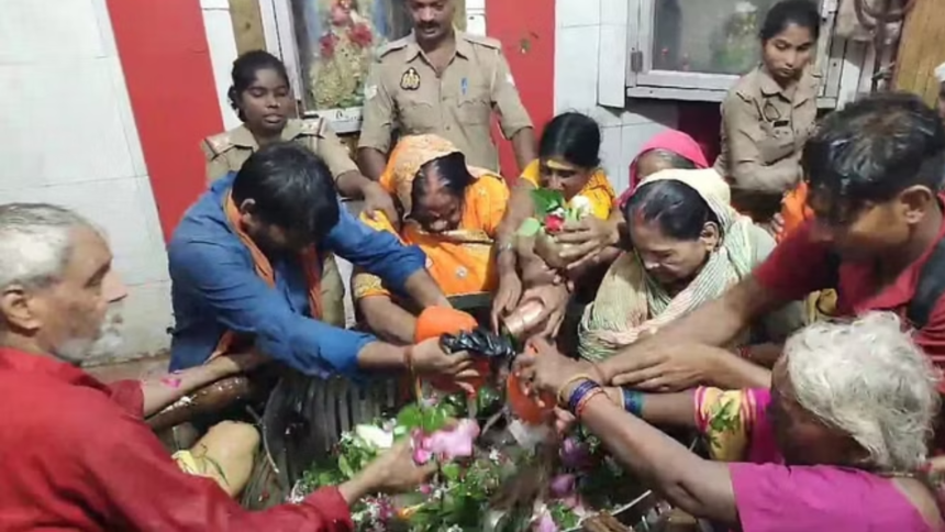 ayodhya-sawan-fourth-monday-shiv-bhakti-devotees-throng