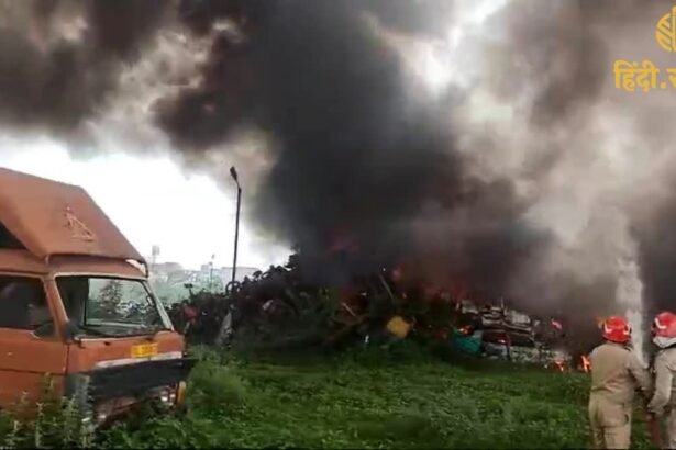 Delhi के Wazirabad पुलिस जब्ती यार्ड में लगी भीषण आग: