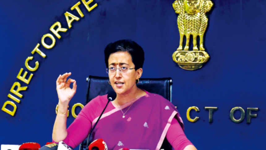 atishi-flag-hoisting-harish-khurana-political-reaction-independence-day