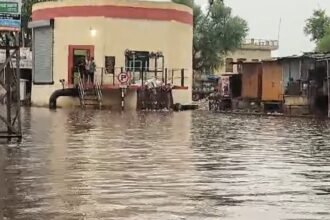 "fatehpur-heavy-rain-waterlogging-failures-of-municipal-council"