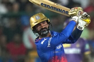 दिनेश कार्तिक