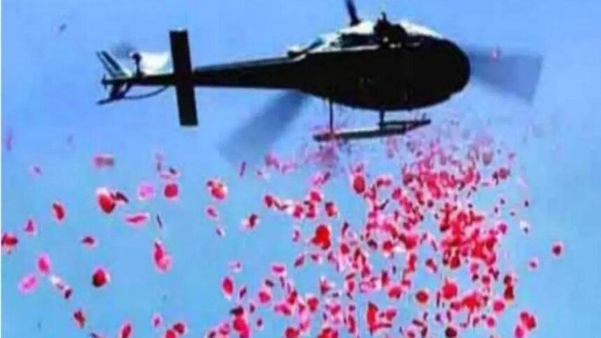 saharanpur-kawad-yatra-flower-shower-helicopter