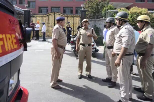 greater-kailash-summer-fields-school-bomb-threat