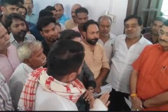 kanpur-ex-councilor-protests-illegal-encroachments