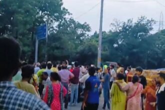 delhi-civil-line-demolition-order-protest