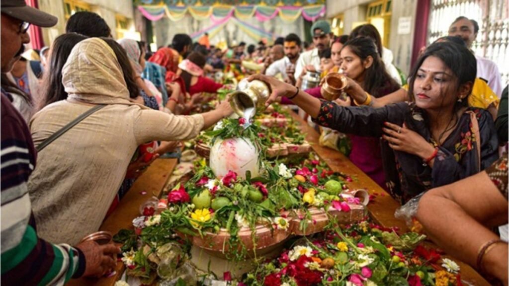 sawan-shivratri-rohini-temple-celebrations