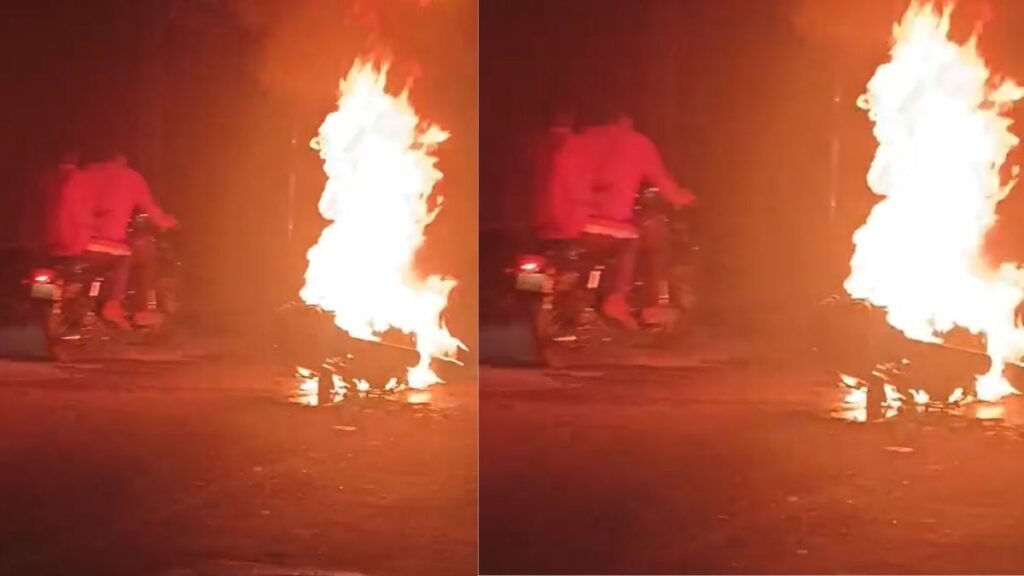 muzaffarnagar-bike-fire-kawad-yatra
