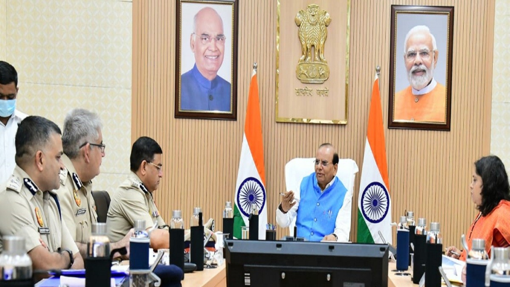 delhi-lg-vk-saxena-traffic-jam-review-meeting