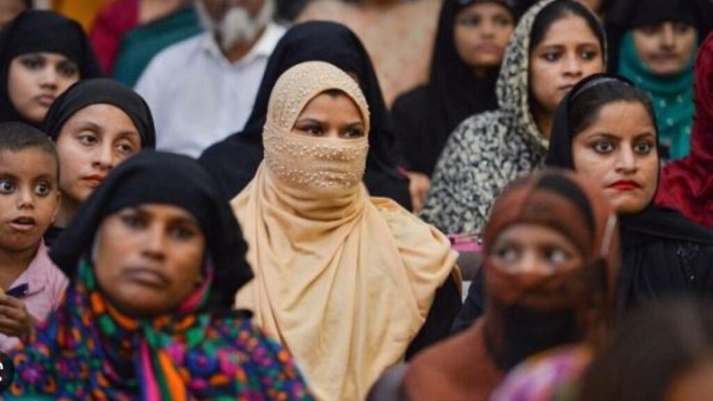 muslim-woman-namaz-mosque