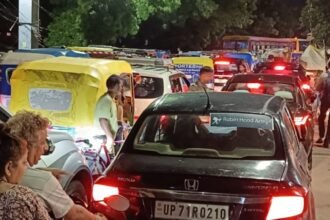 कानपुर: जूही पुल पर जलभराव से यातायात बाधित,