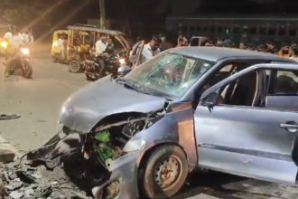 Agra Car Accident: डिवाइडर से टकराई स्विफ्ट कार, 6 युवक घायल, एक की मौत