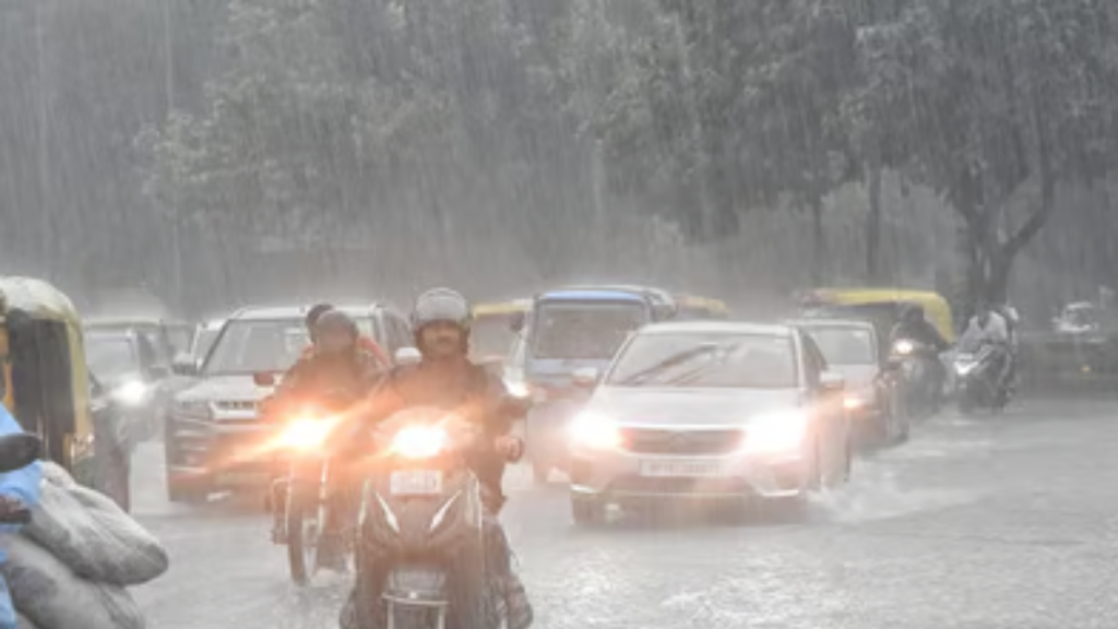 Almora मूसलाधार बारिश से भारी तबाही