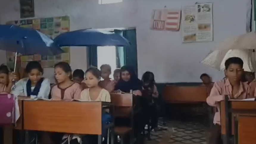 Bagpat में जर्जर स्कूल की पोल खुली