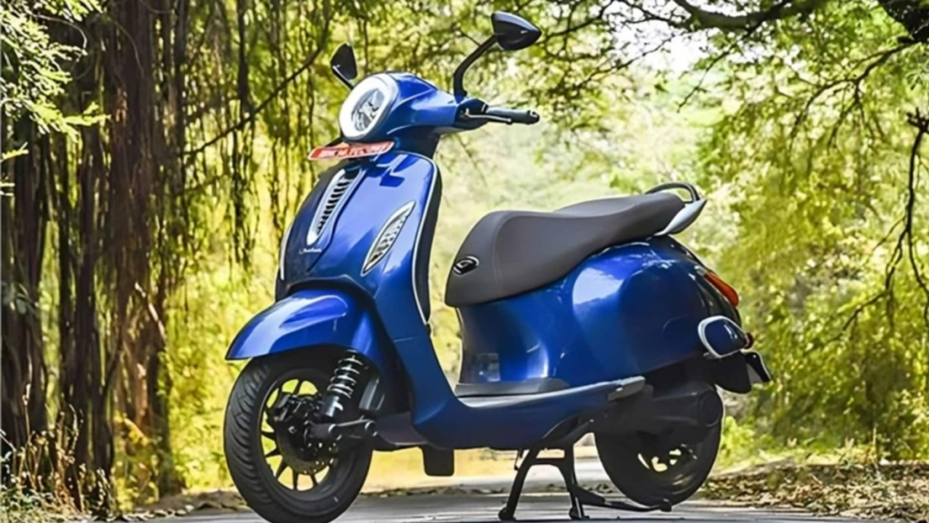 Bajaj Chetak Blue 3202 137 किमी रेंज के साथ ₹8,000 सस्ता